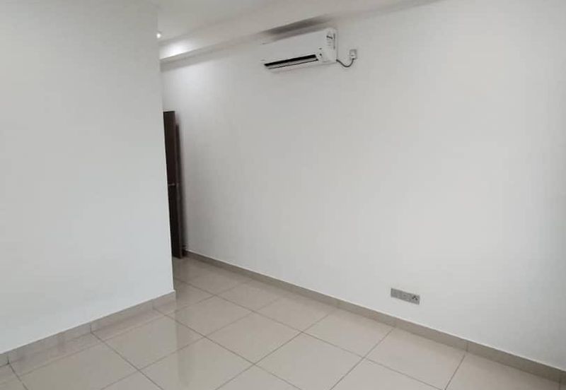 SKS Habitat Apartment, Larkin