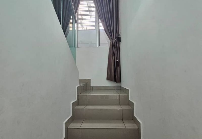 Dedaun Hijau (Greenfield Regency)