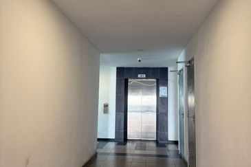 D'Summit Residences @ Kempas Utama