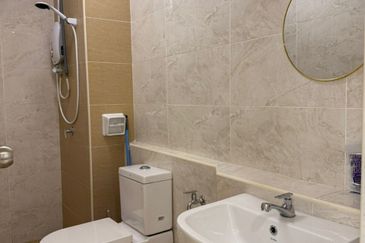 D'Summit Residences @ Kempas Utama