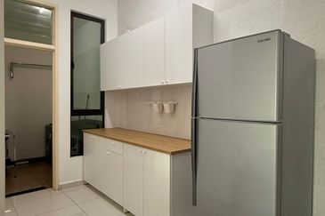 D'Summit Residences @ Kempas Utama