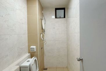 D'Summit Residences @ Kempas Utama