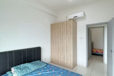 D'Summit Residences @ Kempas Utama