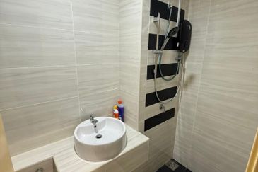 D'Summit Residences @ Kempas Utama