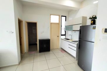 D'Summit Residences @ Kempas Utama