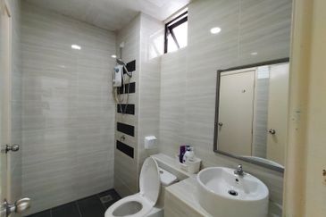 D'Summit Residences @ Kempas Utama