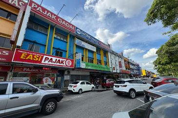 1st Floor Shoplot Jalan Kota Tinggi Taman Pandan 