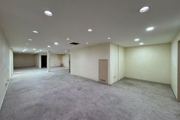 1st Floor Shoplot Jalan Kota Tinggi Taman Pandan 