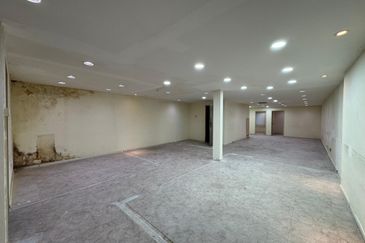 1st Floor Shoplot Jalan Kota Tinggi Taman Pandan 