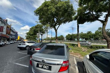 1st Floor Shoplot Jalan Kota Tinggi Taman Pandan 