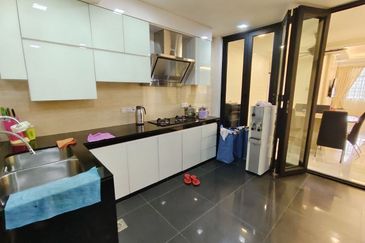 Aloha Tower Condominium