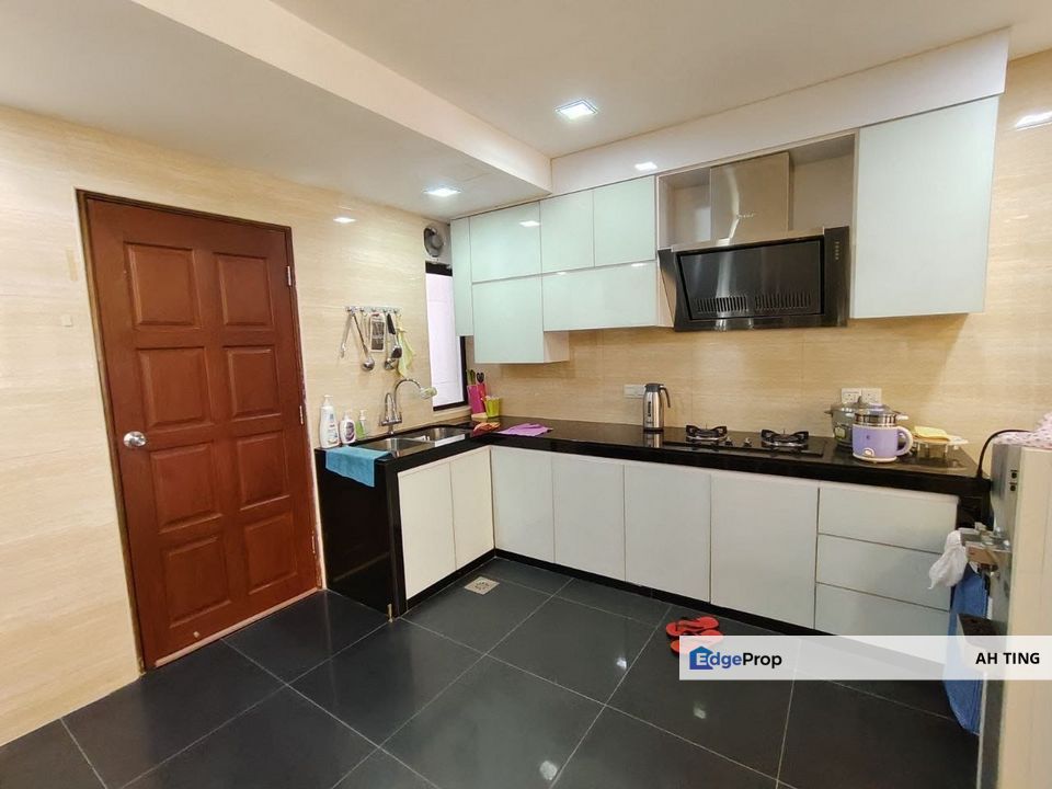 Aloha Tower Condominium Johor Bahru Near Ciq , Johor, Johor Bahru