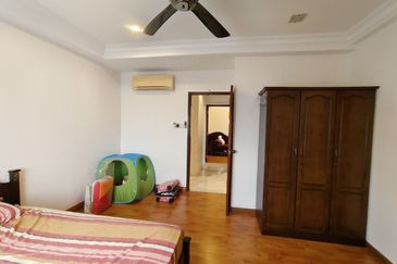 Aloha Tower Condominium