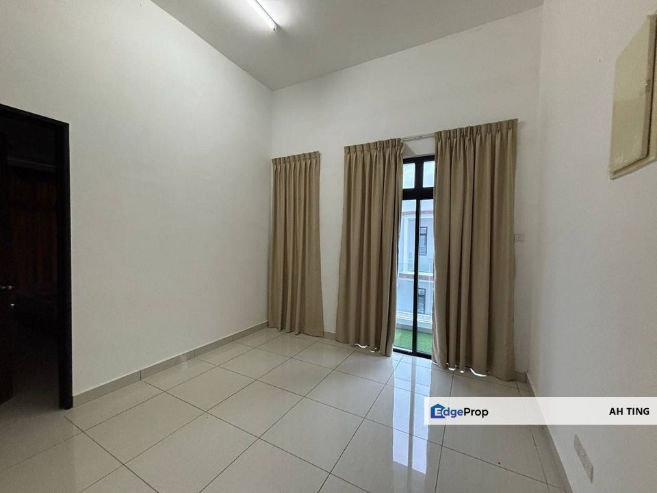2 Storey Terrace House End Lot Bandar Cemerlang , Johor, Ulu Tiram