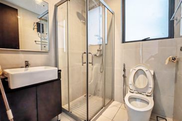 Baypoint @ Country Garden Danga Bay