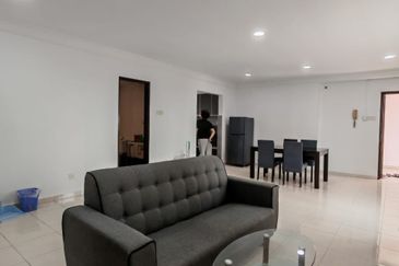 Bangunan Duta Impian (The Embassy Suites)