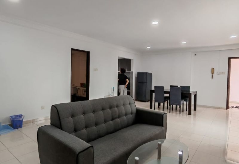 Bangunan Duta Impian (The Embassy Suites)