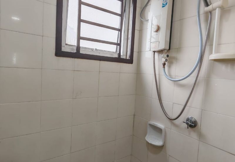 Bangunan Duta Impian (The Embassy Suites)