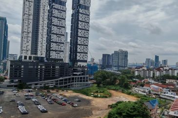 Bangunan Duta Impian (The Embassy Suites)