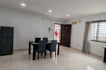 Bangunan Duta Impian (The Embassy Suites)