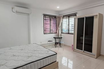 Bangunan Duta Impian (The Embassy Suites)