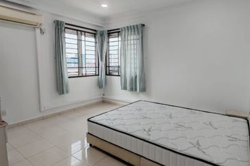 Bangunan Duta Impian (The Embassy Suites)