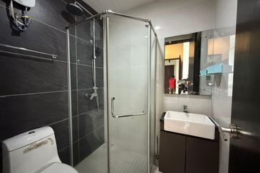 Baypoint @ Country Garden Danga Bay