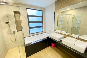 Double Storey Superlink House Estuari Garden 