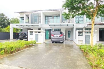 Double Storey Superlink House Estuari Garden 