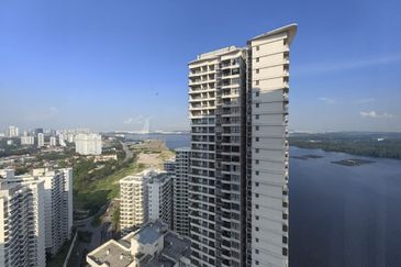 Bay Laurel @ Country Garden Danga Bay