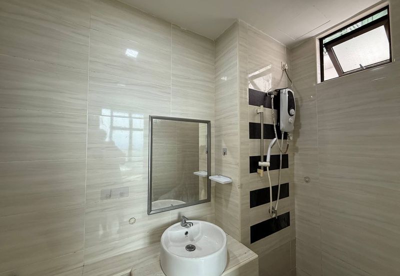 D'Summit Residences @ Kempas Utama