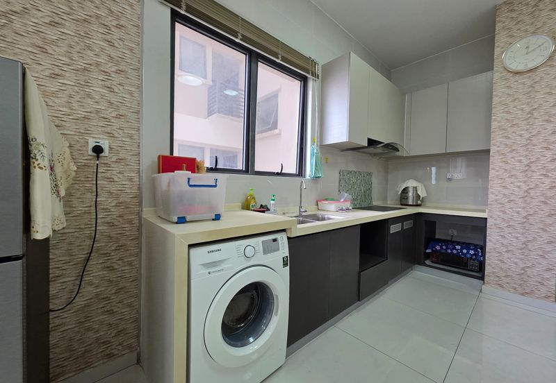 Baypoint @ Country Garden Danga Bay