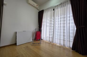 Baypoint @ Country Garden Danga Bay