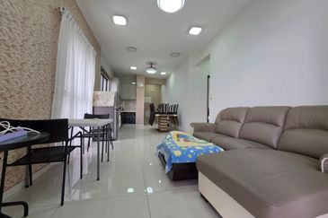 Baypoint @ Country Garden Danga Bay