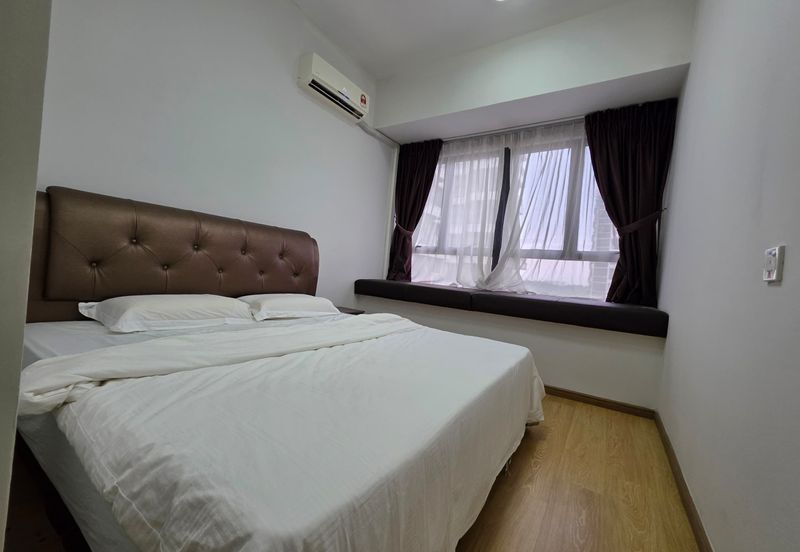 Baypoint @ Country Garden Danga Bay