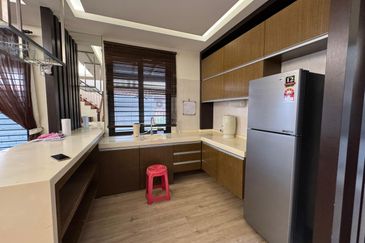 Jalan Austin Heights 1