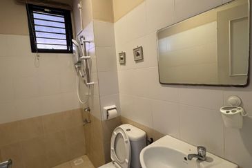 Jalan Austin Heights 1