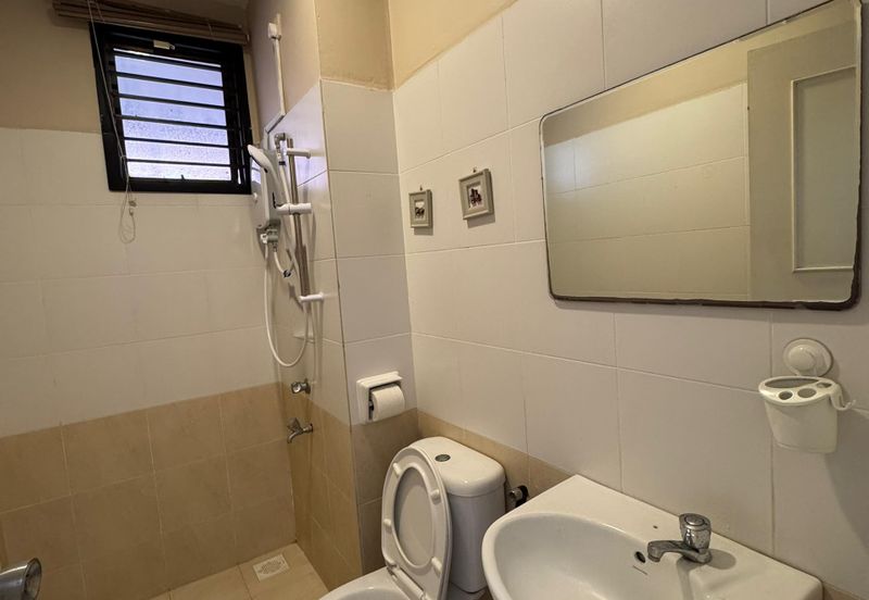 Jalan Austin Heights 1