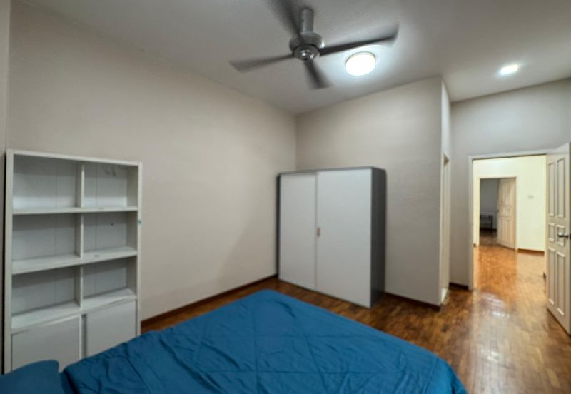 Jalan Austin Heights 1