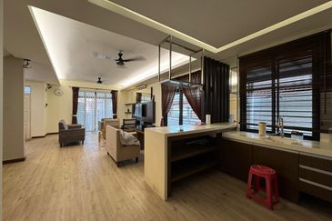 Jalan Austin Heights 1