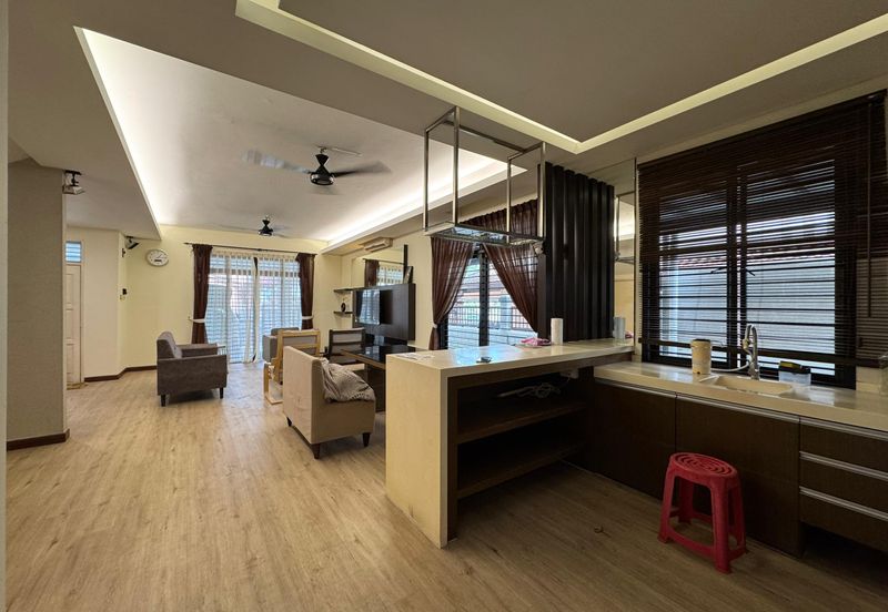 Jalan Austin Heights 1