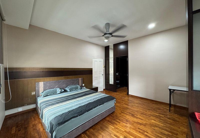 Jalan Austin Heights 1