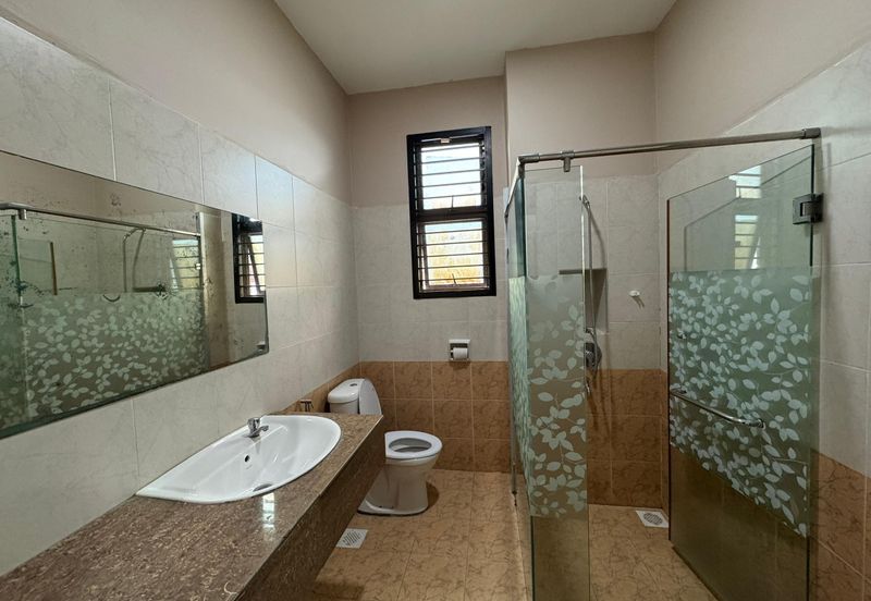 Jalan Austin Heights 1