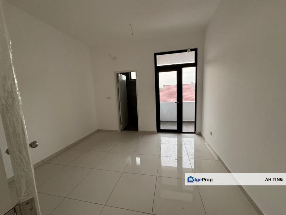 2.5 Storey Terrace House End Lot Desa Tebrau , Johor, Johor Bahru