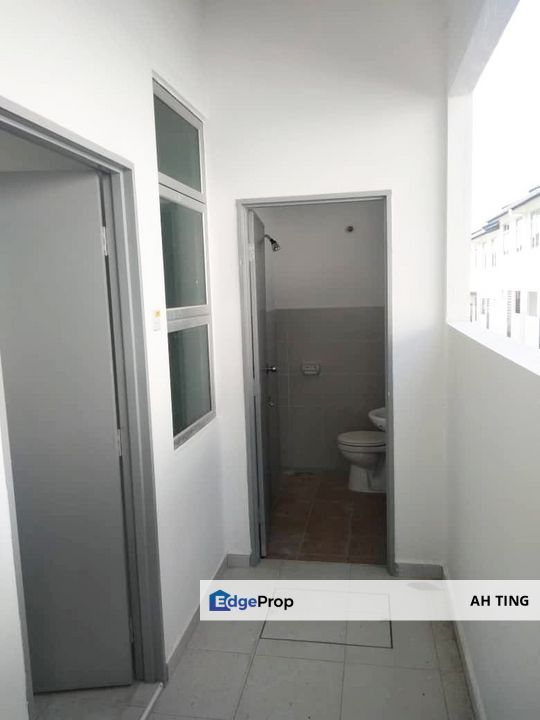 Double Storey Terrace House End Lot Pulai Mutiara , Johor, Kangkar Pulai