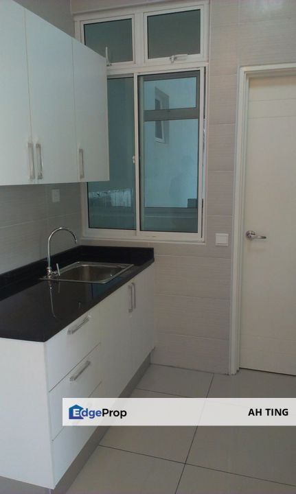 Perling Heights Apartment Taman Baiduri , Johor, Johor Bahru