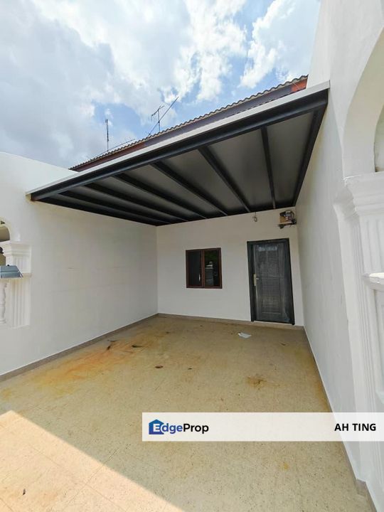 Double Storey Low Medium Cost Bandar Putra Kulai , Johor, Kulai