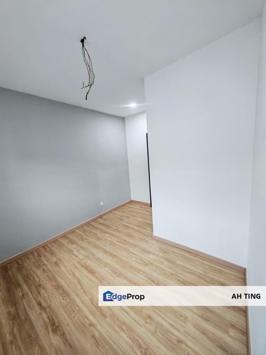 Double Storey Low Medium Cost Bandar Putra Kulai , Johor, Kulai