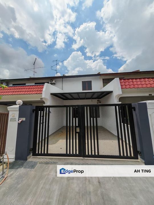 Double Storey Low Medium Cost Bandar Putra Kulai , Johor, Kulai