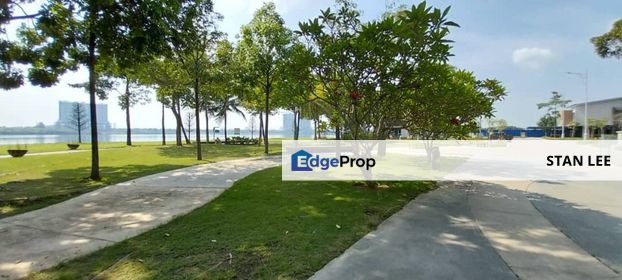 Come live in an island setting close to shops, schools. And the lakes, Selangor, Puchong